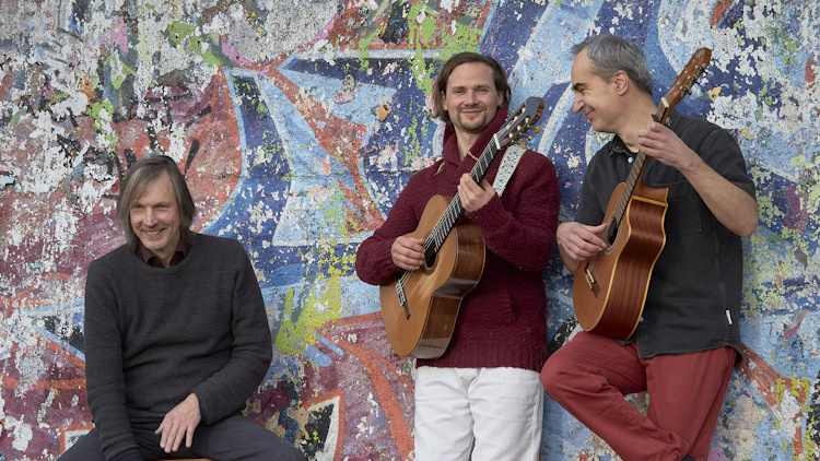 Folk um Fünf: Latineando